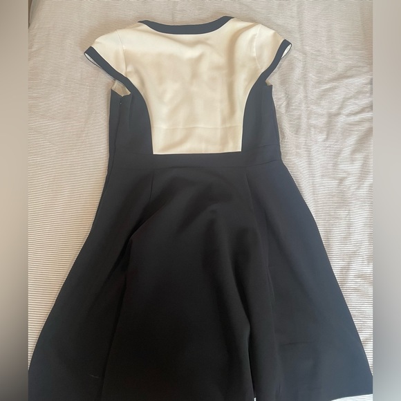 H&M Dress 🖤🤍 - Picture 4 of 4